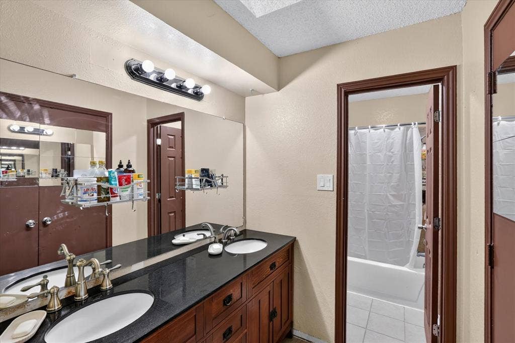2413 Channing Drive, Grand Prairie, TX 75052 2413 Channing Drive, Grand Prairie, TX 75052