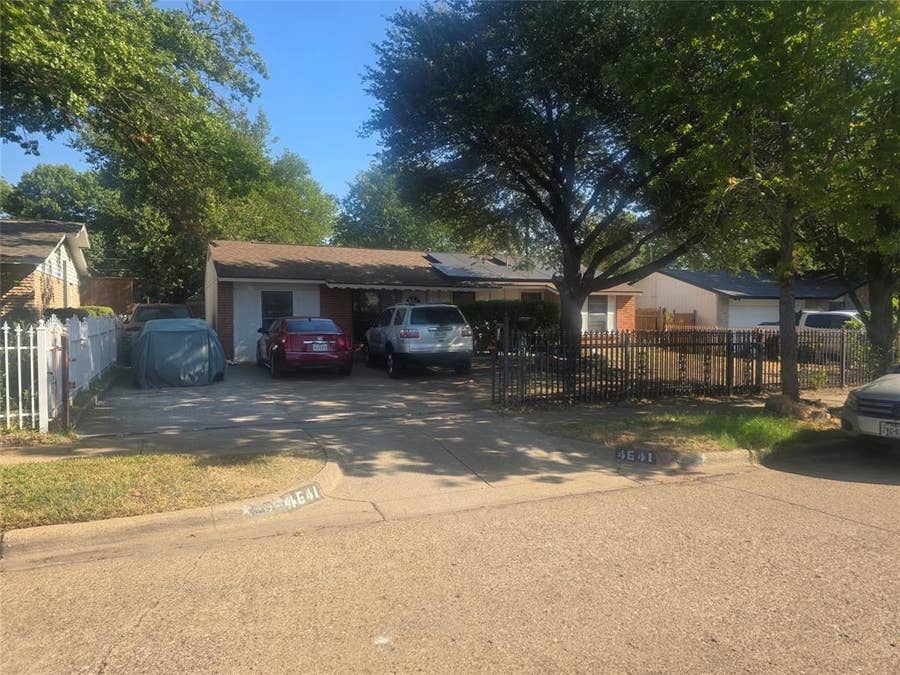 Property photo for 4641 Silver Lake Drive, Dallas, TX