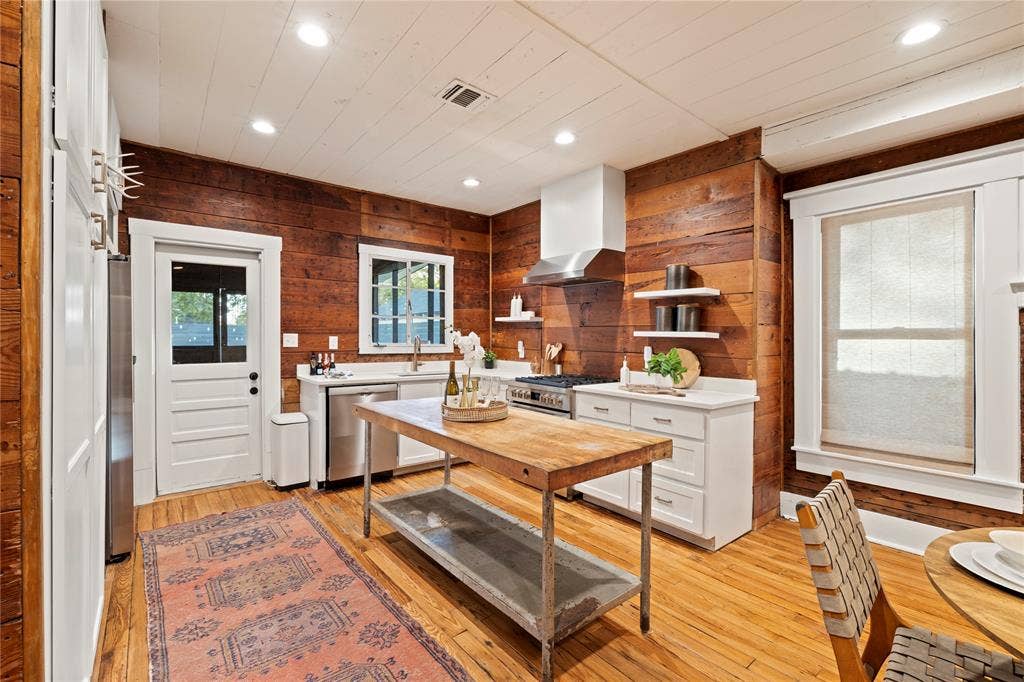 714 Melba Street, Dallas, TX 75208