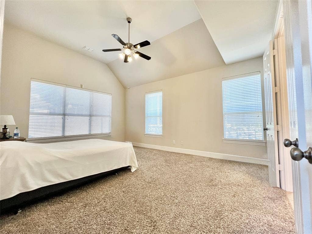 10404 OFFSHORE Drive, Irving, TX 75063 10404 OFFSHORE Drive, Irving, TX 75063