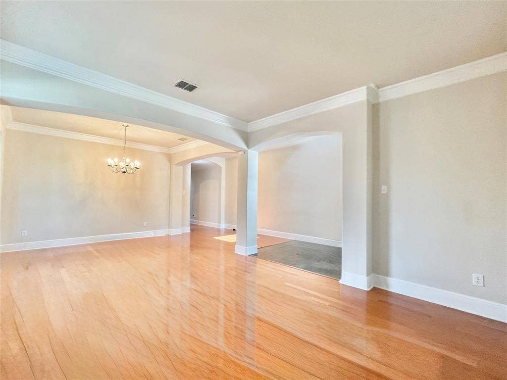 10404 OFFSHORE Drive, Irving, TX 75063 Formal Living and Dining