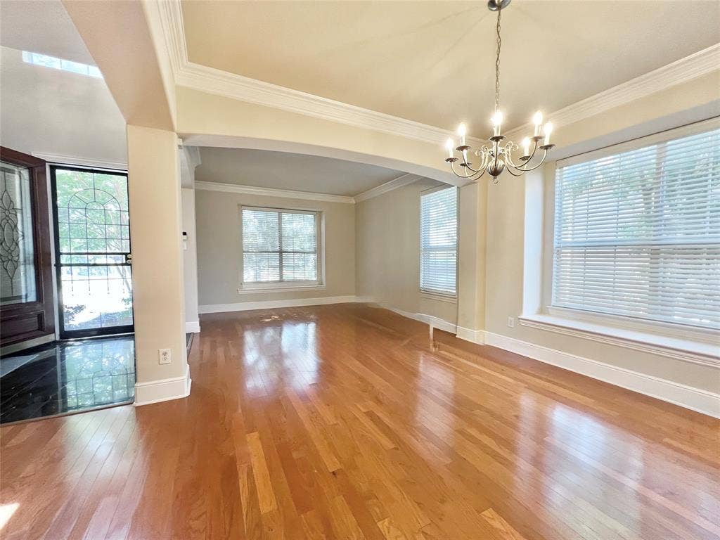 10404 OFFSHORE Drive, Irving, TX 75063 Formal Livi