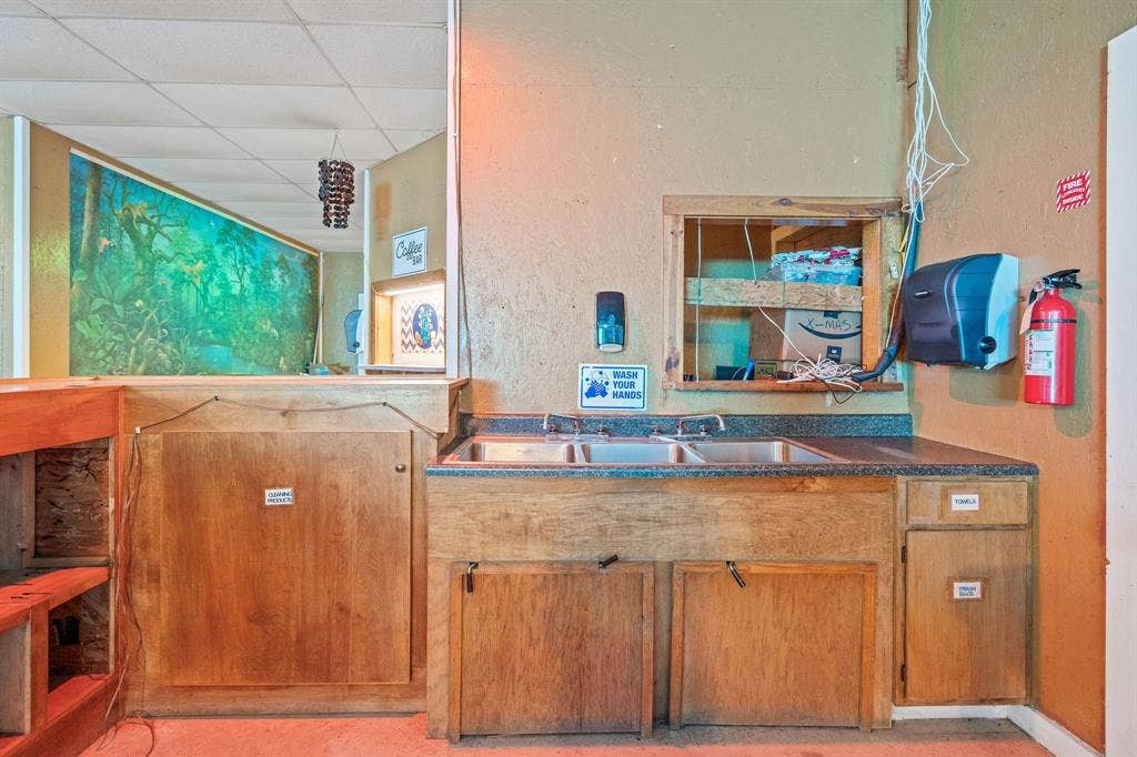 5810 US Highway 259 N, Naples, TX 75568 5810 US Highway 259 N, Naples, TX 75568