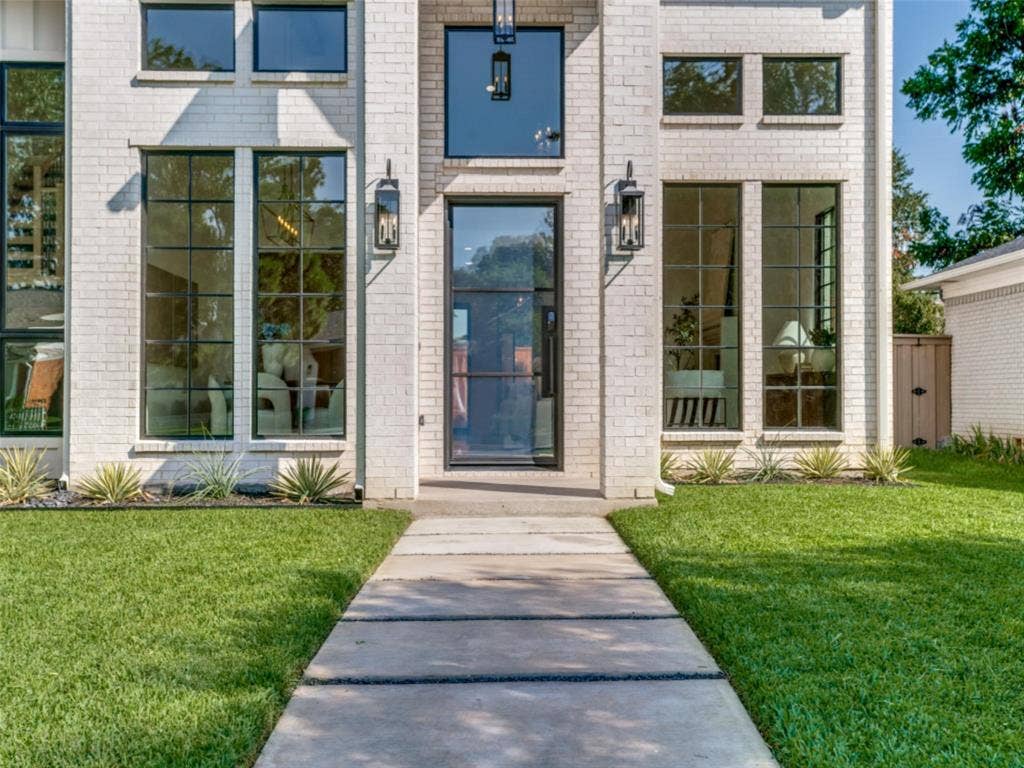 10641 Larchfield Lane, Dallas, TX 75238