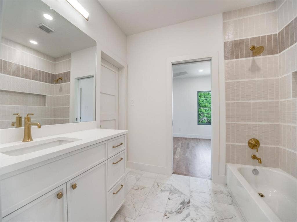 10641 Larchfield Lane, Dallas, TX 75238