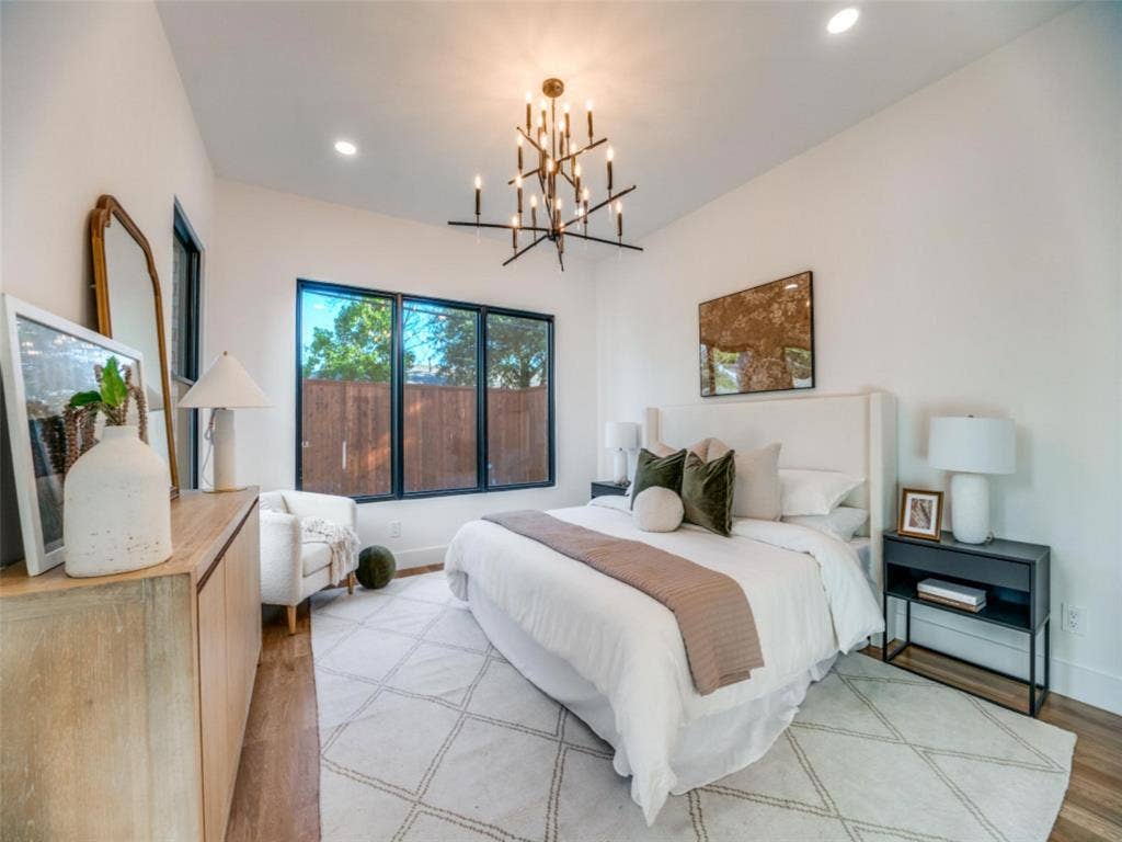 10641 Larchfield Lane, Dallas, TX 75238