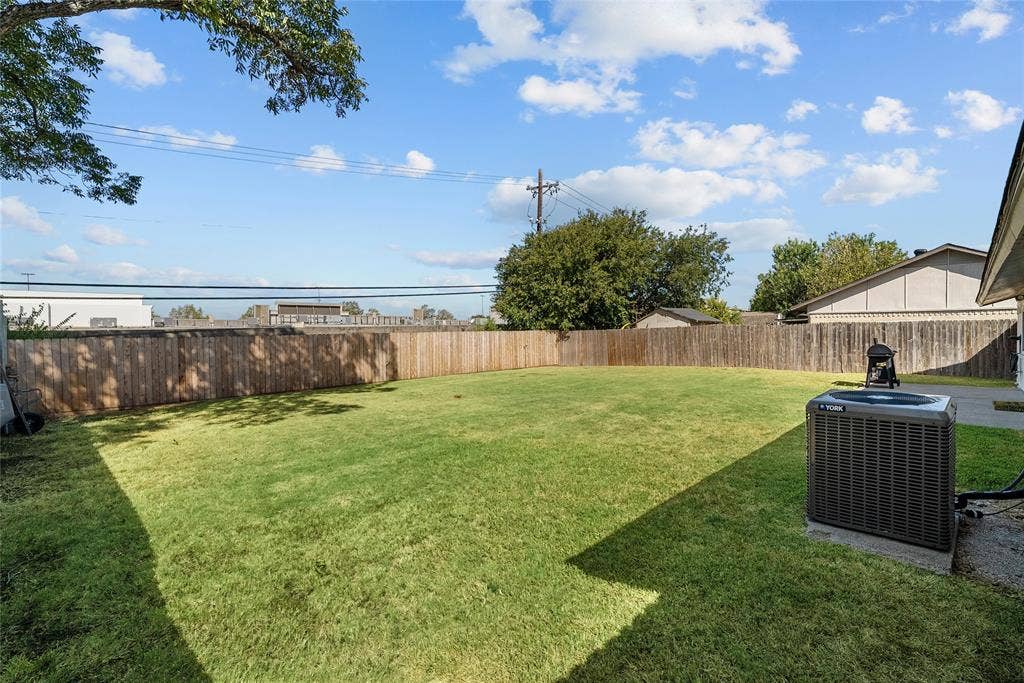 2621 Elk Grove Road, Carrollton, TX 75007