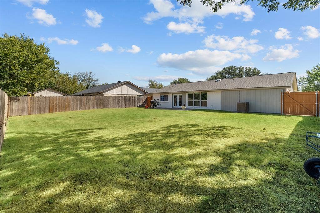 2621 Elk Grove Road, Carrollton, TX 75007