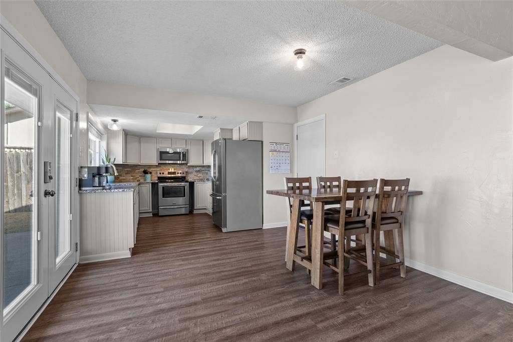 2621 Elk Grove Road, Carrollton, TX 75007