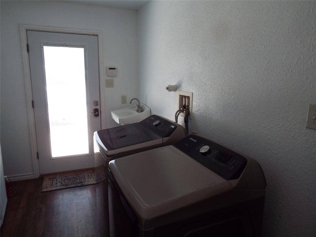 721 Midway Road, Tool, TX 75143 721 Midway Road, Tool, TX 75143