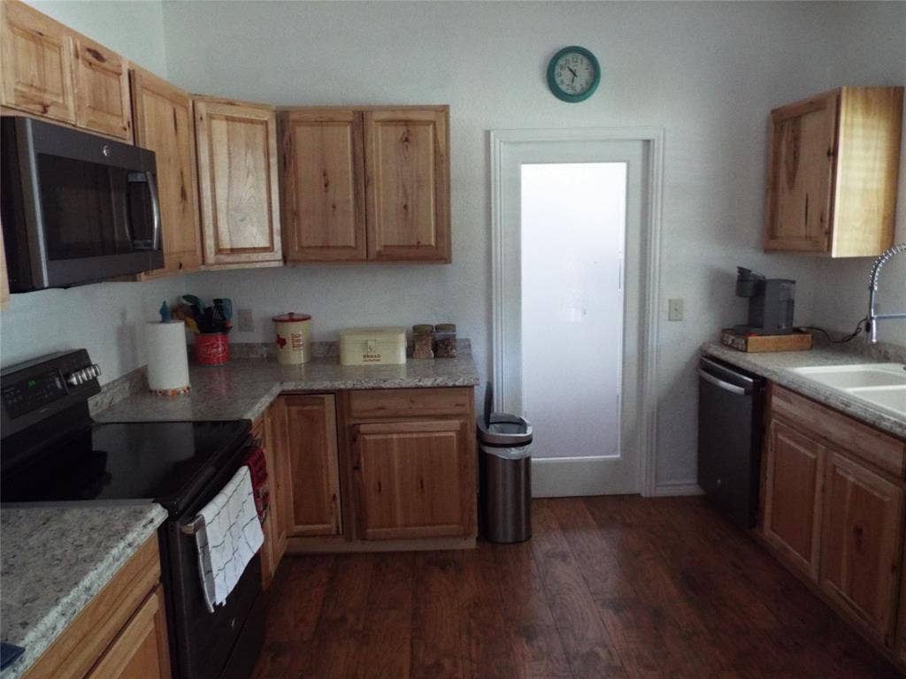 721 Midway Road, Tool, TX 75143 721 Midway Road, Tool, TX 75143