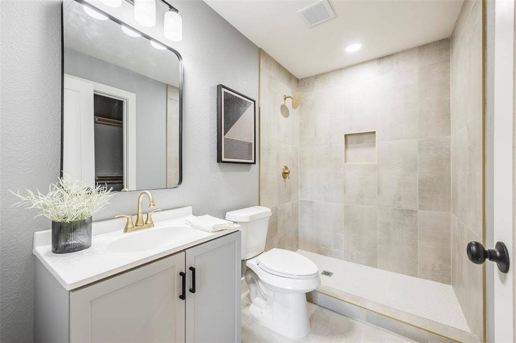 10864 Ruth Ann Drive, Dallas, TX 75228 10864 Ruth Ann Drive, Dallas, TX 75228