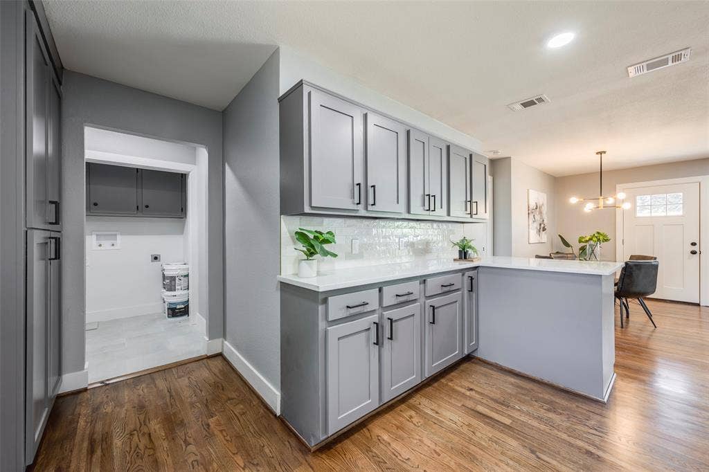 10864 Ruth Ann Drive, Dallas, TX 75228 10864 Ruth Ann Drive, Dallas, TX 75228