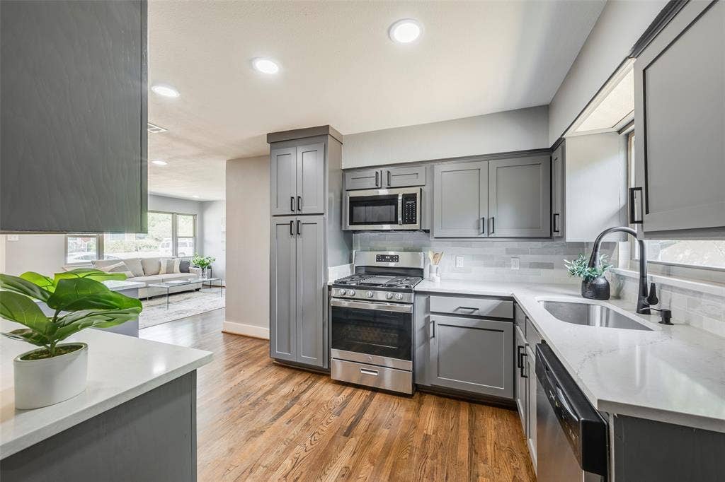 10864 Ruth Ann Drive, Dallas, TX 75228 10864 Ruth Ann Drive, Dallas, TX 75228