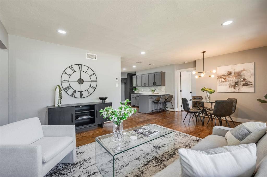 10864 Ruth Ann Drive, Dallas, TX 75228 10864 Ruth Ann Drive, Dallas, TX 75228