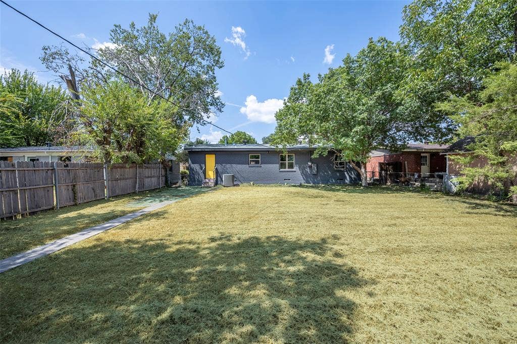 10864 Ruth Ann Drive, Dallas, TX 75228 10864 Ruth Ann Drive, Dallas, TX 75228