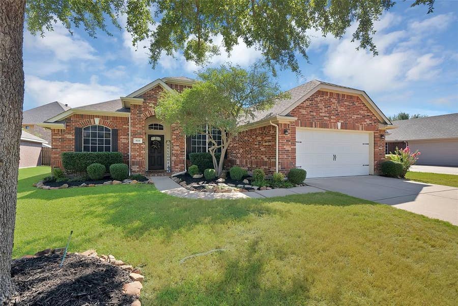 Property photo for 505 Victory Lane, Mansfield, TX