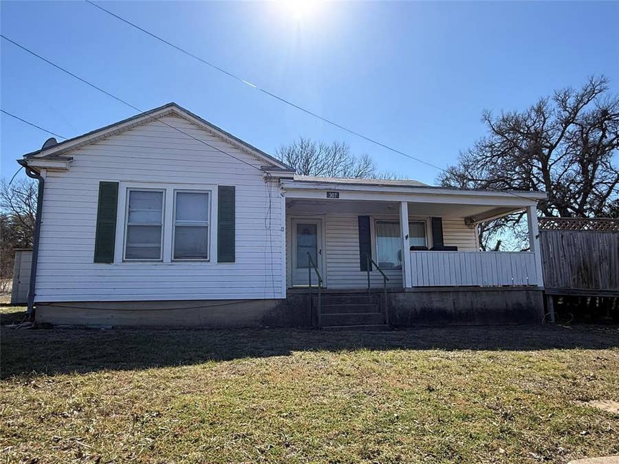 Property photo for 307 Cedar Street, Palo Pinto, TX