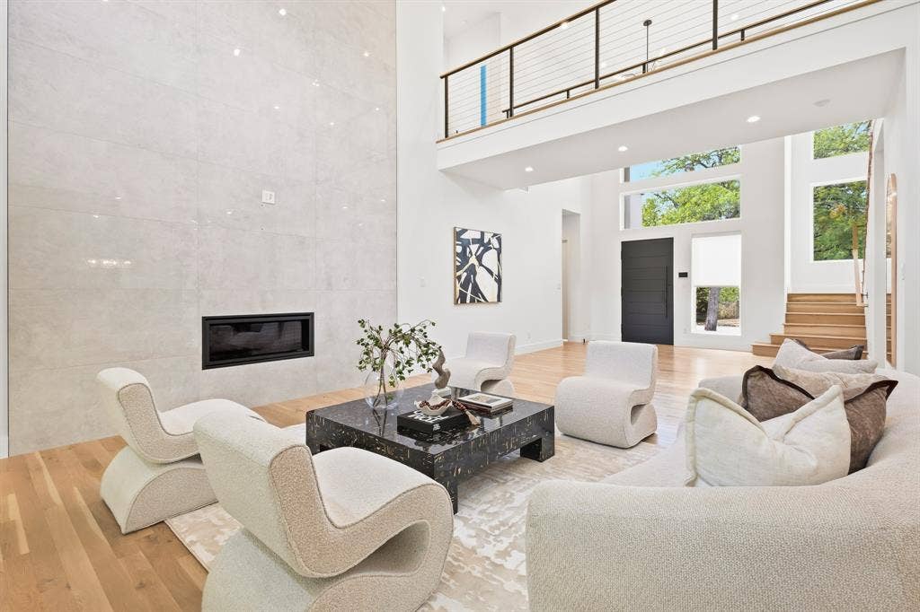 9816 Mixon Drive, Dallas, TX 75220