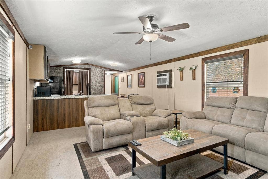 22107 Lakewood Drive, Frankston, TX 75763 22107 Lakewood Drive, Frankston, TX 75763