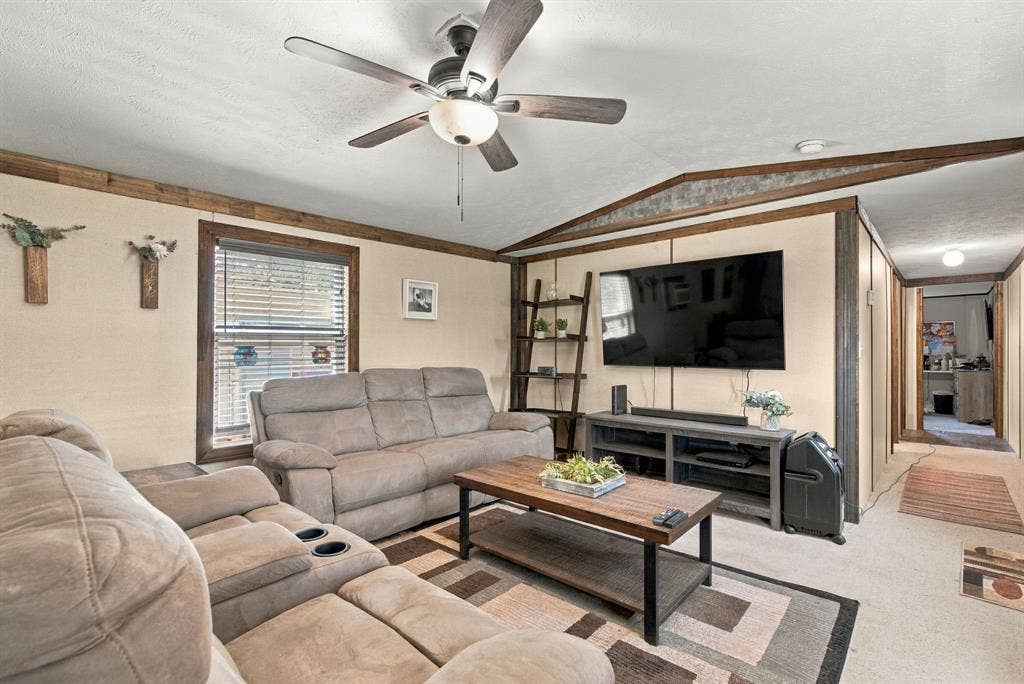 22107 Lakewood Drive, Frankston, TX 75763 22107 Lakewood Drive, Frankston, TX 75763