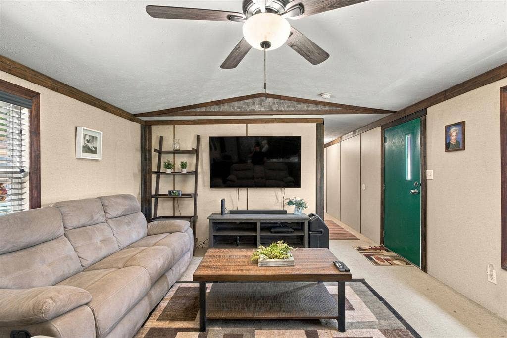 22107 Lakewood Drive, Frankston, TX 75763 22107 Lakewood Drive, Frankston, TX 75763
