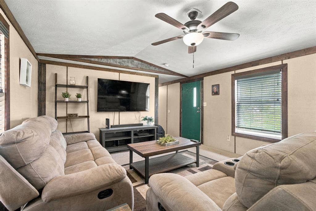 22107 Lakewood Drive, Frankston, TX 75763 22107 Lakewood Drive, Frankston, TX 75763