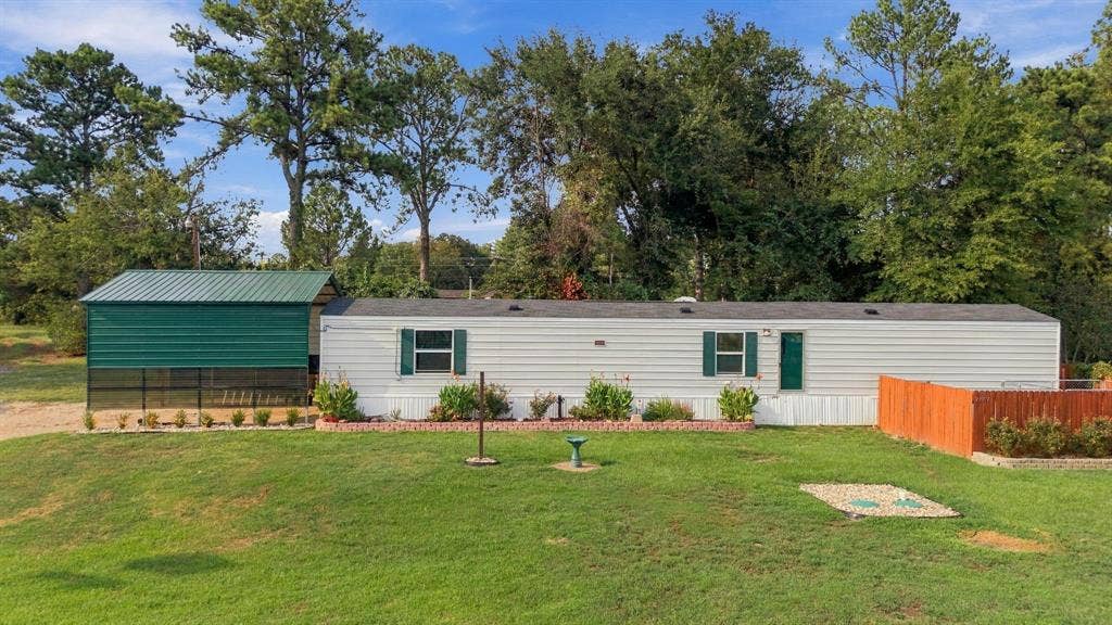 22107 Lakewood Drive, Frankston, TX 75763 22107 Lakewood Drive, Frankston, TX 75763