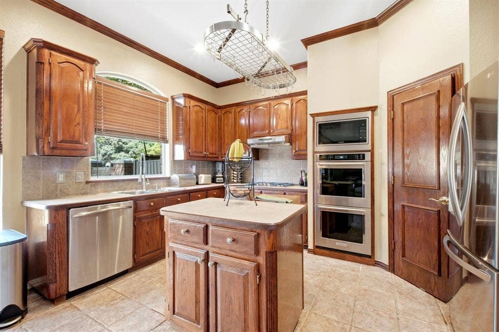 2805 Prestonwood Drive, Plano, TX 75093