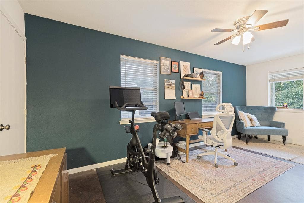 737 N Hampton Road, Dallas, TX 75208 Wonderful flexibility in Bedroom Three, with a functioning Dutch door connecting it to the vaulted Living Room.