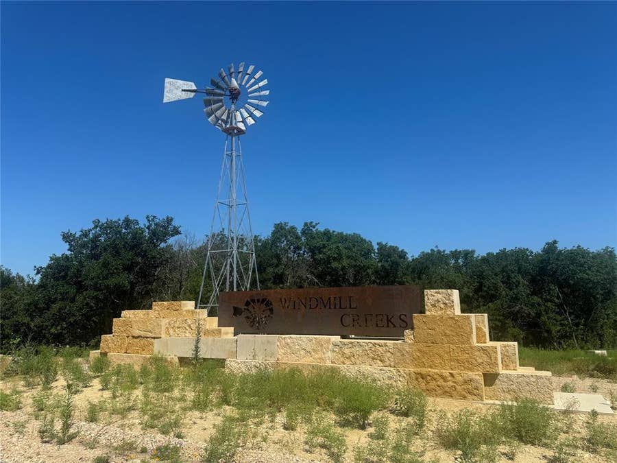 Property photo for 552 Aermotor Loop, Weatherford, TX