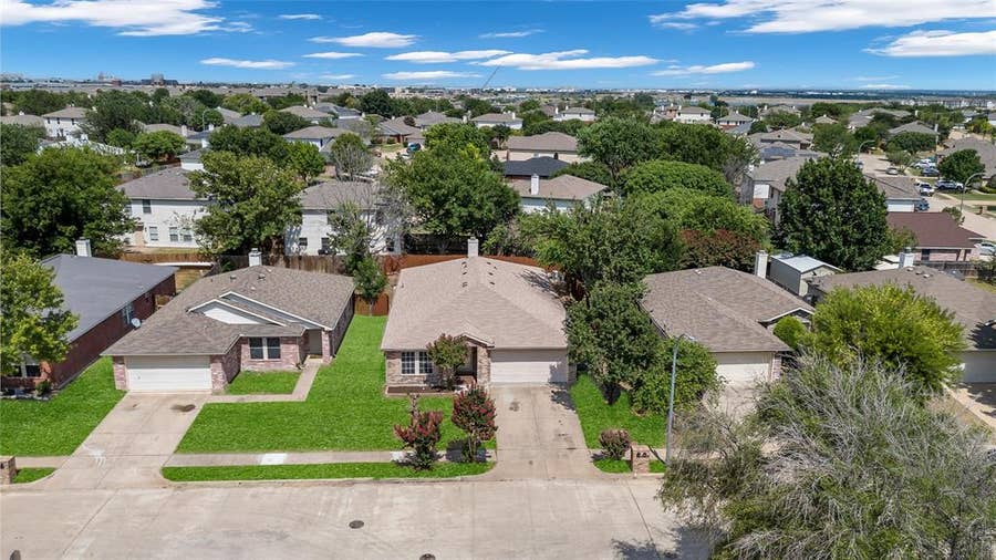 Property photo for 5132 Bedfordshire Drive, Fort Worth, TX
