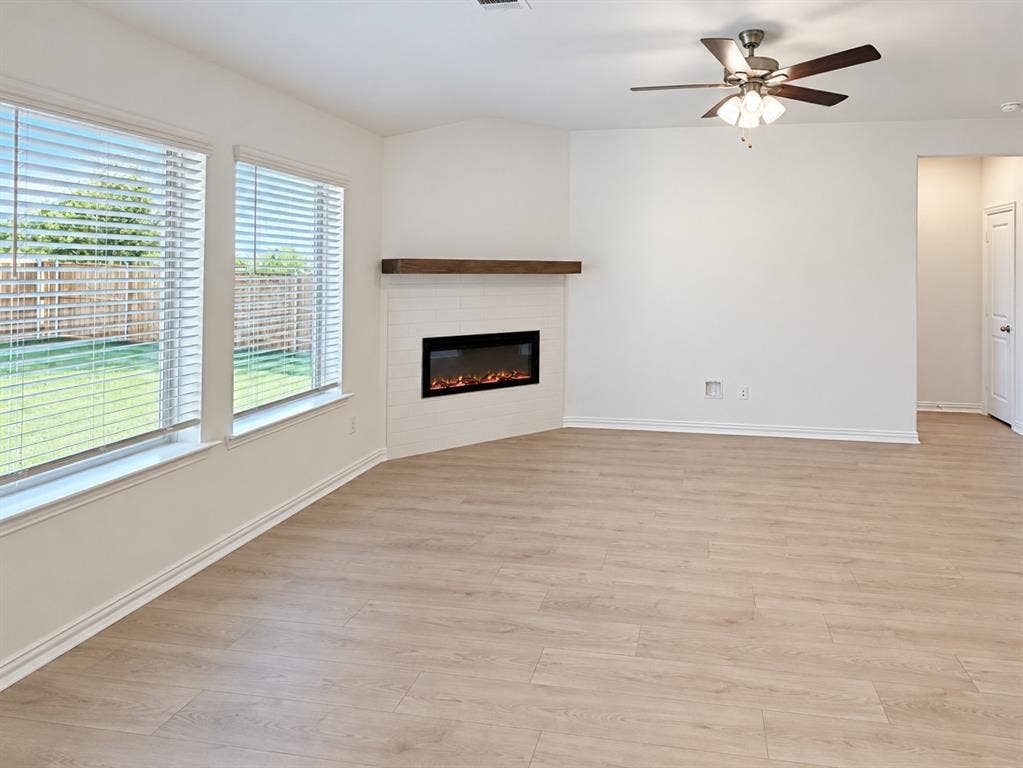 2013 Bayou Glen Drive, Denton, TX 76207