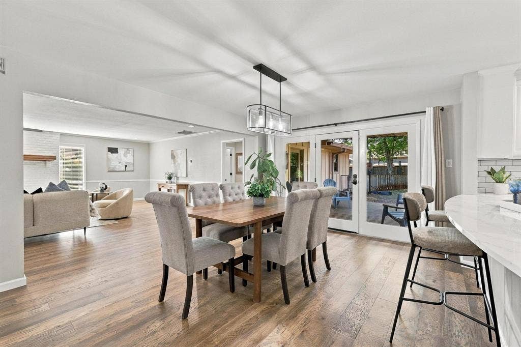 Open dining area flowing into the main living space