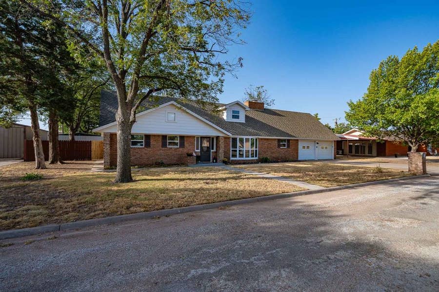 Property photo for 1406 Bartley Street, Stamford, TX