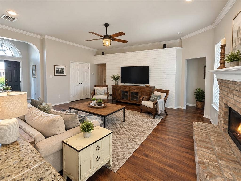 10201 Evergreen Drive, Rowlett, TX 75089 10201 Evergreen Drive, Rowlett, TX 75089
