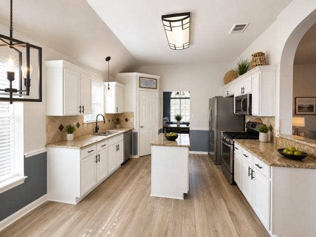 10201 Evergreen Drive, Rowlett, TX 75089 10201 Evergreen Drive, Rowlett, TX 75089