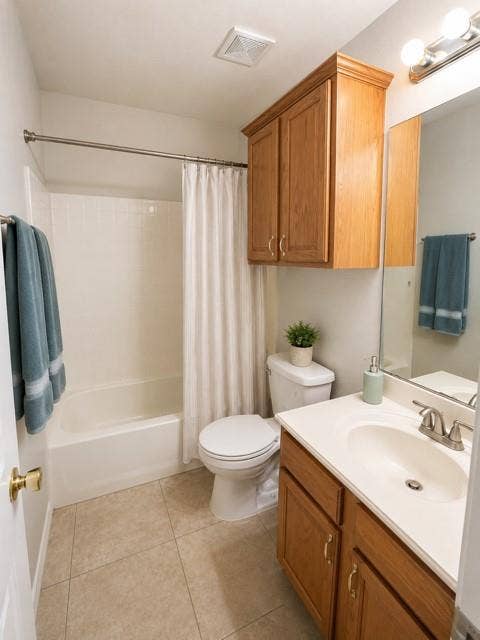10201 Evergreen Drive, Rowlett, TX 75089 Full bathroom upstairs