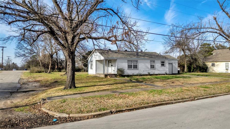 Property photo for 901 Johnson Street, Terrell, TX