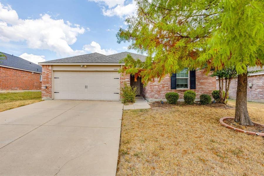 Property photo for 1204 Foxglove Lane, Burleson, TX