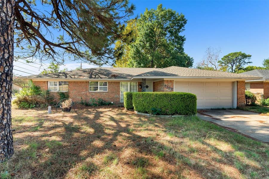 Property photo for 2500 W Elm Street, Denison, TX