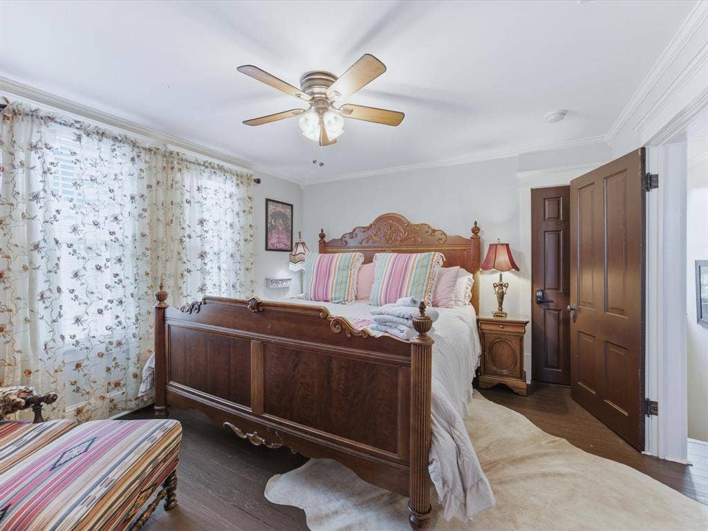 322 W Bridge Street, Granbury, TX 76048 322 W Bridge Street, Granbury, TX 76048