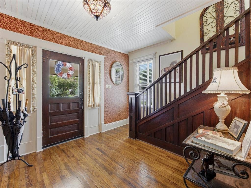 322 W Bridge Street, Granbury, TX 76048 322 W Bridge Street, Granbury, TX 76048