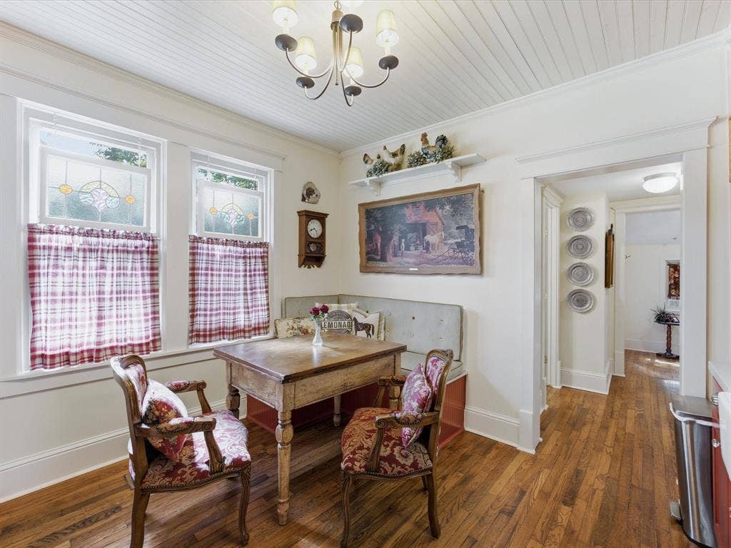 322 W Bridge Street, Granbury, TX 76048 322 W Bridge Street, Granbury, TX 76048