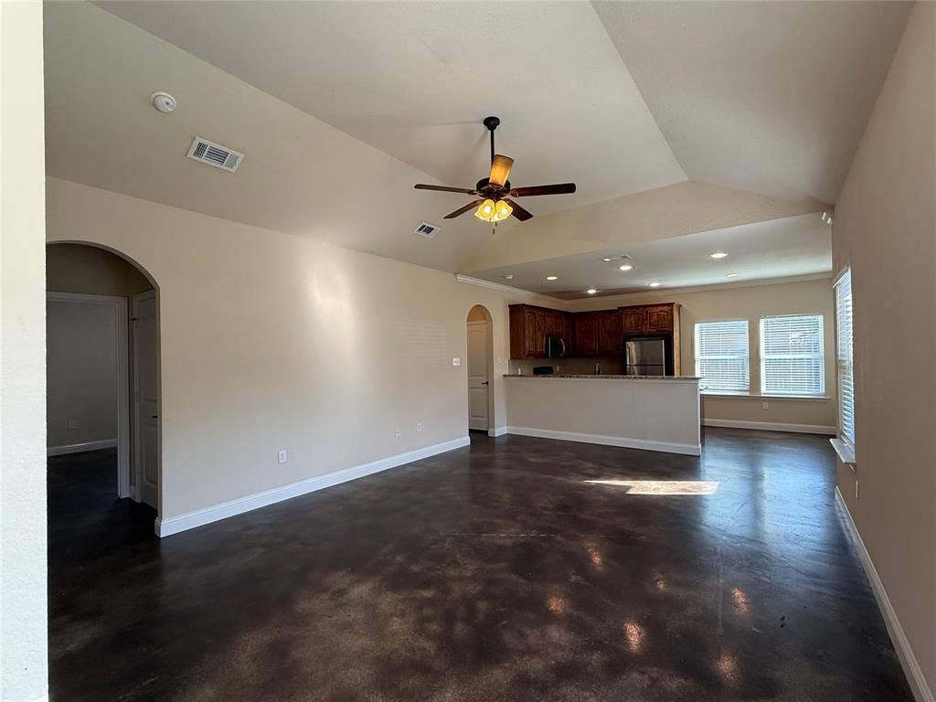 402 W Avenue C, Waxahachie, TX 75165 402 W Avenue C, Waxahachie, TX 75165