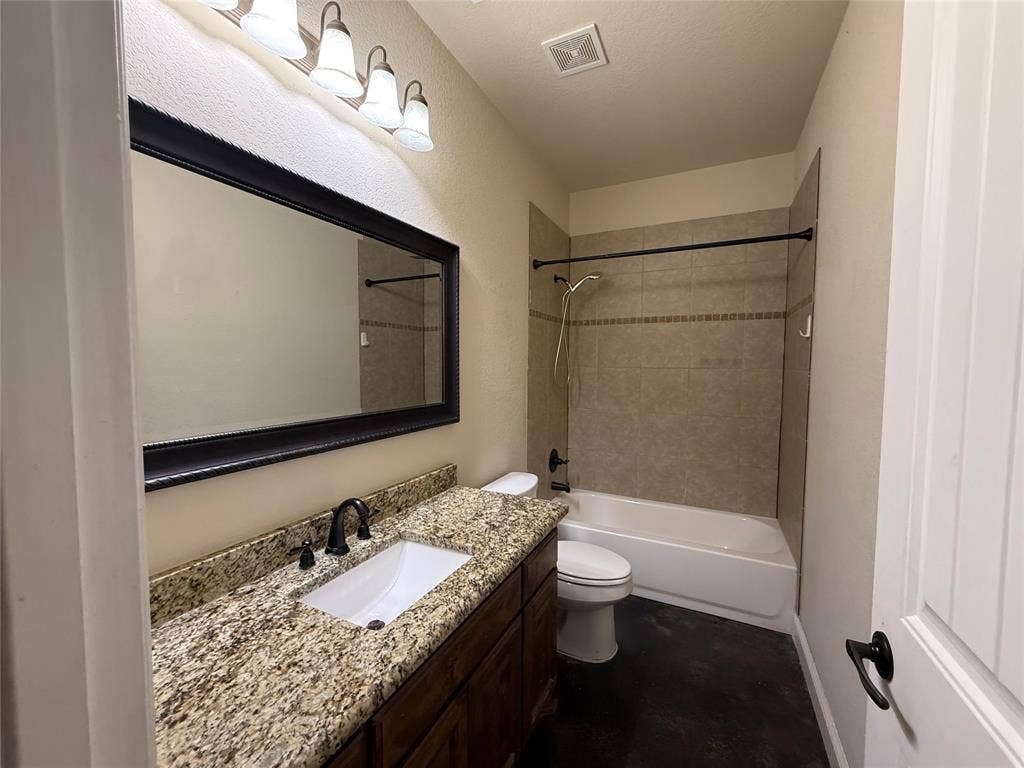 402 W Avenue C, Waxahachie, TX 75165 402 W Avenue C, Waxahachie, TX 75165