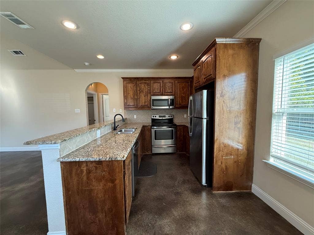 402 W Avenue C, Waxahachie, TX 75165 402 W Avenue C, Waxahachie, TX 75165