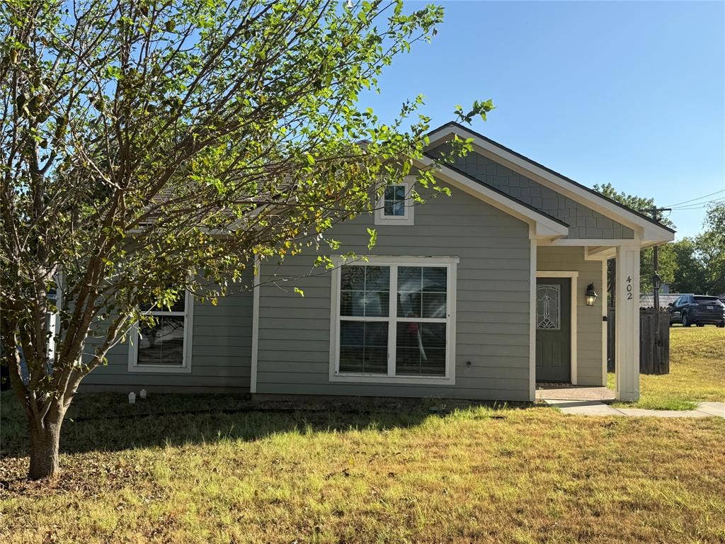402 W Avenue C, Waxahachie, TX 75165 402 W Avenue C, Waxahachie, TX 75165