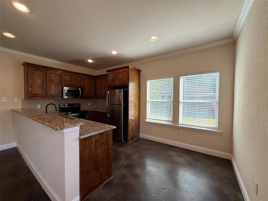 402 W Avenue C, Waxahachie, TX 75165 402 W Avenue C, Waxahachie, TX 75165