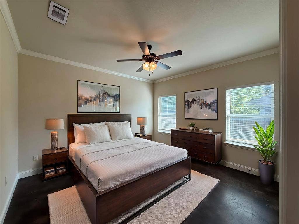 402 W Avenue C, Waxahachie, TX 75165 VIRTUAL STAGED
